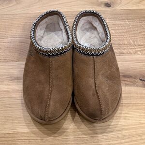 Ugg Tasmin Slippers in Chestnut size 9